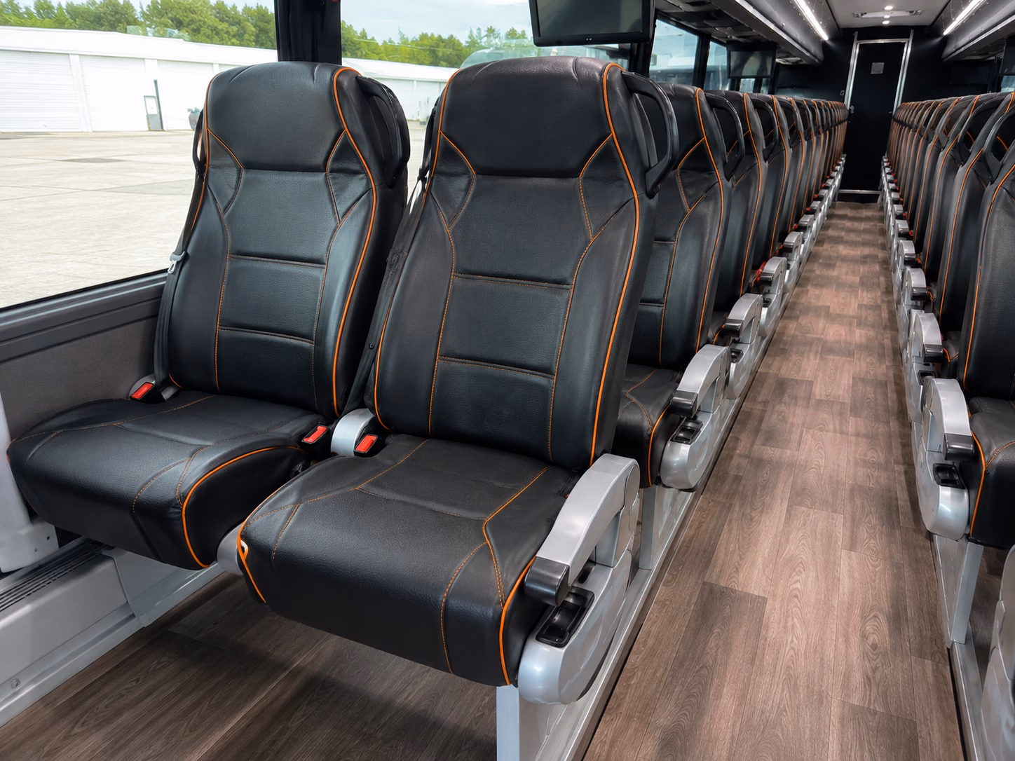charter buses and minibuses for big sky and gallatin canyon wedding venues